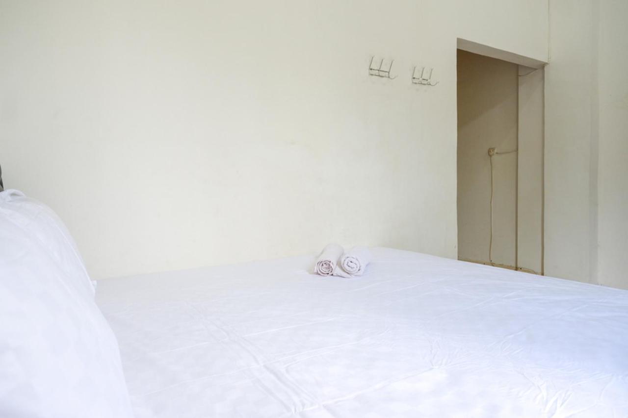 Pandawa Guest House At Ngaliyan Square Mitra Reddoorz Semarang Exterior foto